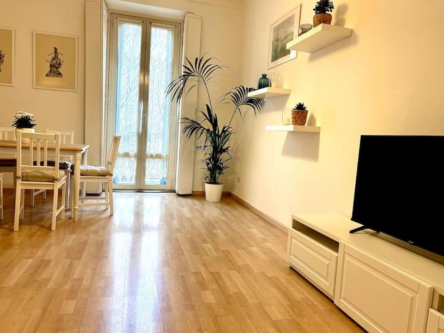 Elegante Appartamento In Centro Milano Exteriör bild